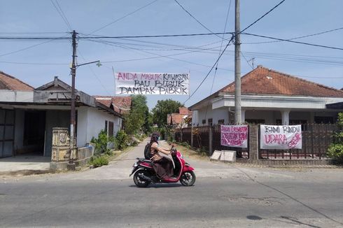 Warga Nganjuk Protes Bau Busuk dari Pabrik Pupuk, Pemdes Upayakan Mediasi
