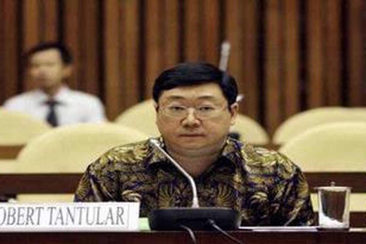 Mantan Direktur Bank Century, Robert Tantular memberikan keterangan kepada Tim Pansus Hak Angket Bank Century di Komplek Parlemen Senayan, Jakarta Pusat, Senin 11/01/2010.