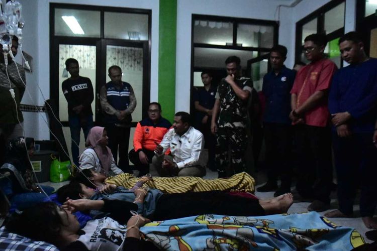 Puluhan pelajar di Sumedang yang mengalami keracunan usai santap MBG dirawat intensif di sejumlah Puskesmas, Kamis (25/9/2025) malam. 