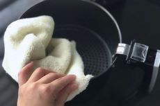 Cara Membersihkan Air Fryer dengan Benar agar Tak Rusak