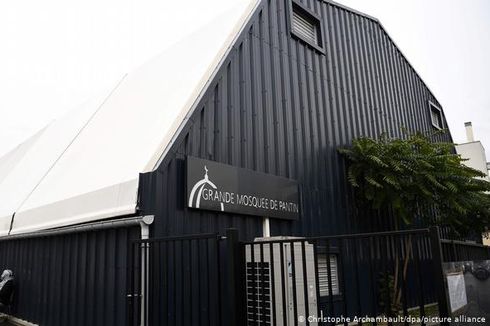 Sebuah Masjid di Perancis Ditutup Terkait Kasus Kematian Samuel Paty