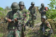 TNI AD Berlatih Perang di Hutan Situbondo