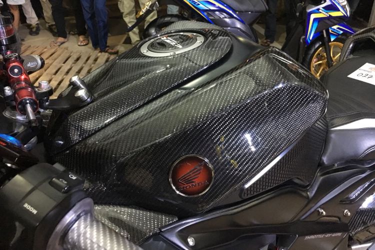Honda CBR250RR berbalut body carbon, juara HMC Makassar 2018 kelas Sport Fairing.