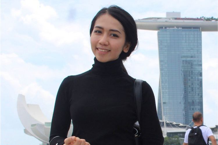 HR Development Manager di PT Kompas Cyber Media, Novinda, yang masih merasa kurang cukup baik menjadi seorang ibu, meskipun memiliki jabatan yang tinggi di kantornya.