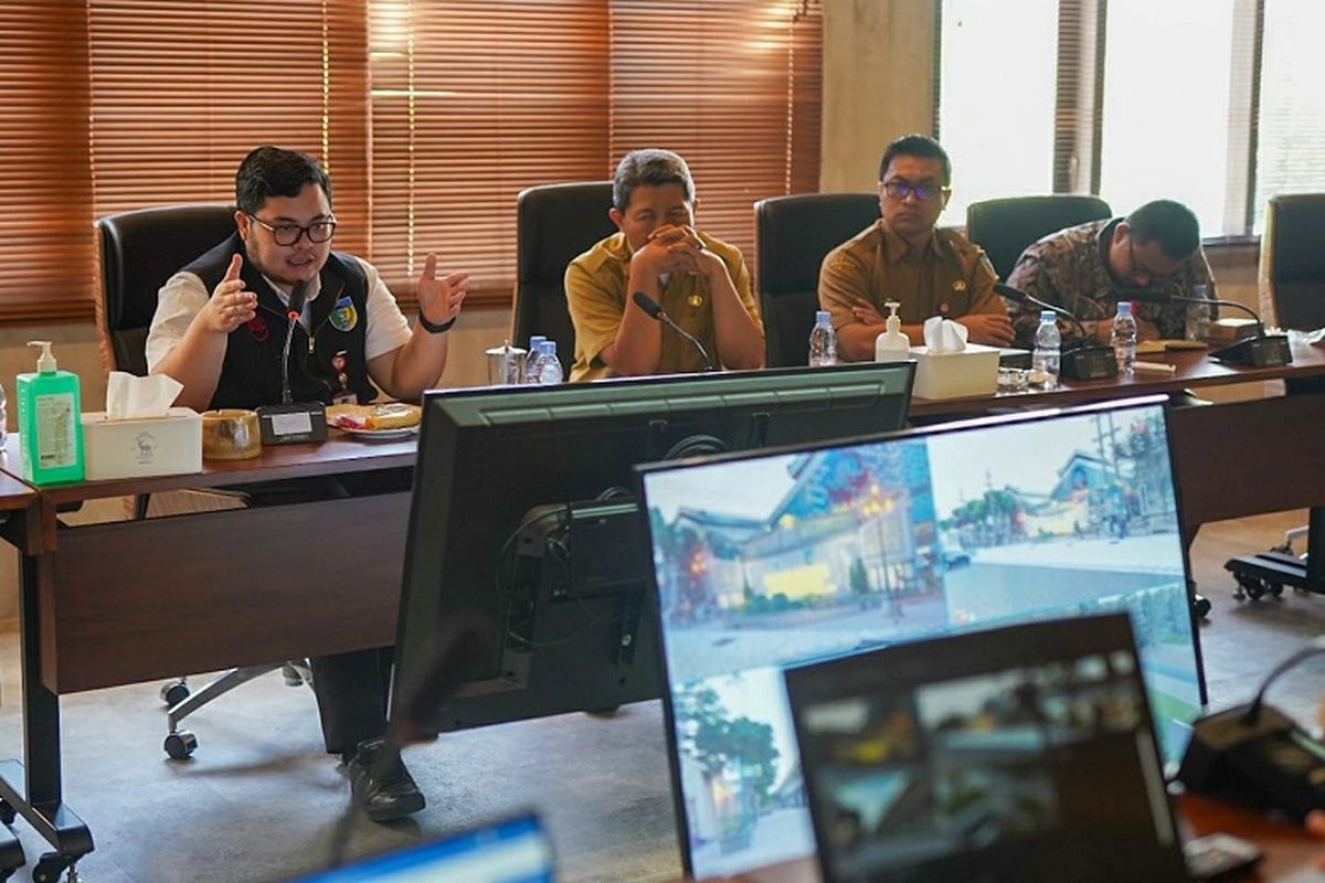 Bupati Kediri Hanindhito Himawan Pramana mengatakan, desain dan konsep tersebut diharapkan dapat mewujudkan Pasar Wates yang bersih dan steril dari pedagang kaki lima, terutama di area luar pasar. 