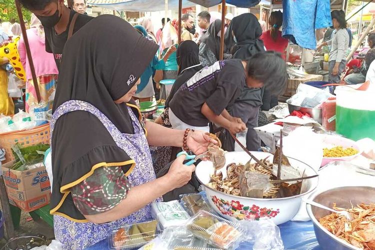 Suasana tradisi tukudher di Kaliwungu Kendal. KOMPAS.COM/SLAMET PRIYATIN