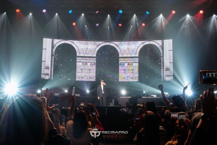 So Ji Sub saat mengadakan fan meeting Hello Jakarta di Balai Sarbini, Jakarta Selatan, Sabtu (9/3/2019).