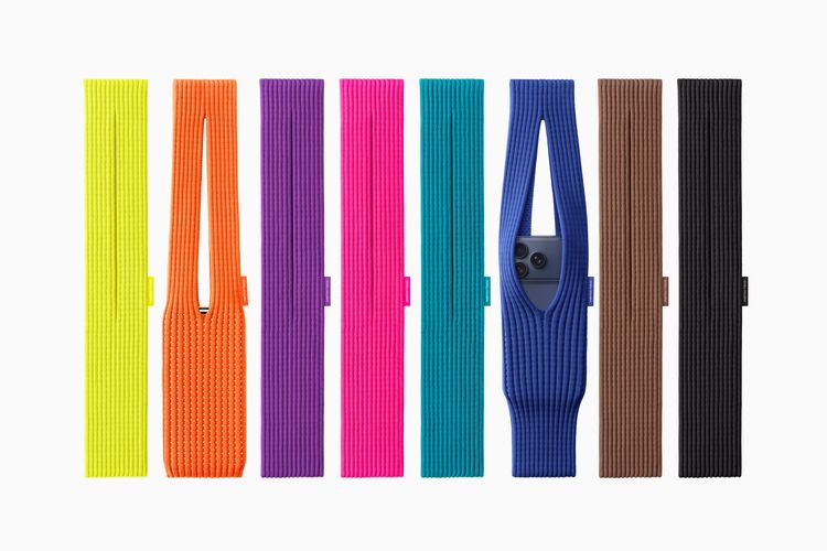 Apple kolaborasi dengan Issey Miyake meluncurkan iPhone Pocket.