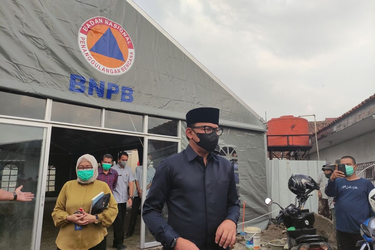 Wali Kota Bogor Bima Arya Sugiarto saat meninjau persiapan tenda darurat di RSUD Kota Bogor, Selasa (29/6/2021).
