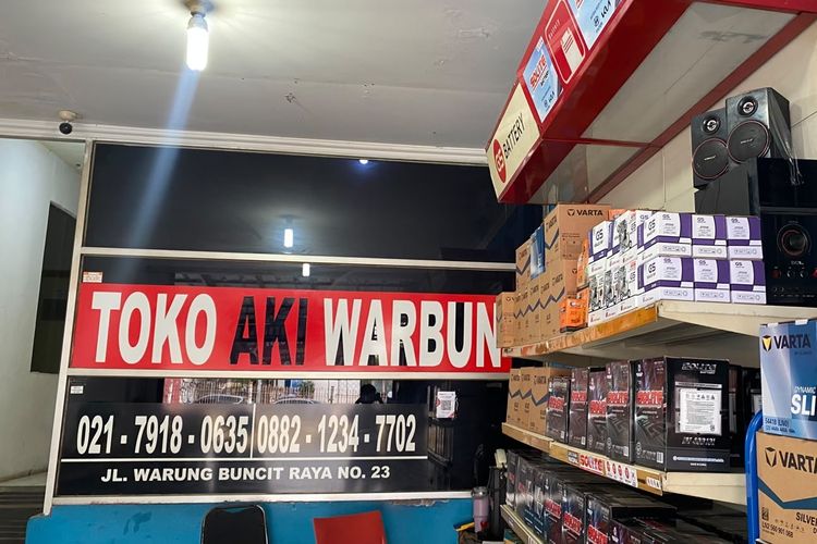 Perbandingan Lengkap Penanganan Aki Tekor: Dealer Resmi vs Toko Spesialis