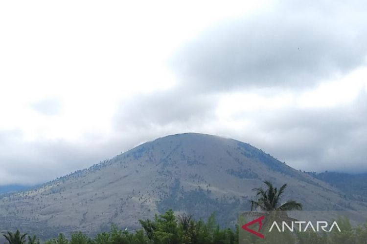 Suasana Gunung Guntur di Kabupaten Garut, Jawa Barat. 