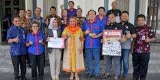 Terima Bantuan untuk Korban Banjir, Plt Wali Kota Semarang: Alhamdulillah Banyak Masyarakat Peduli 