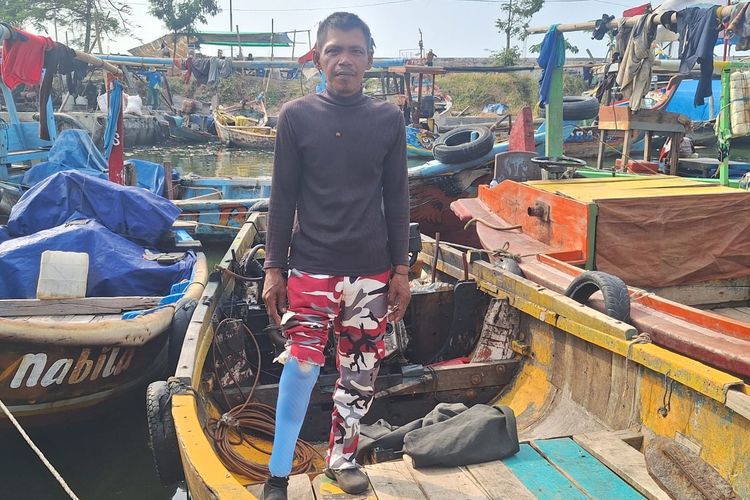 Kaki Palsu Rusak dan Perahu Bocor: Jeritan Hati Nelayan Disabilitas di Cilincing Jakut
