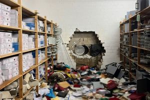 Bobol Tembok Bank Pakai Bor, Pencuri Gasak Rp 590 Miliar Harta Nasabah