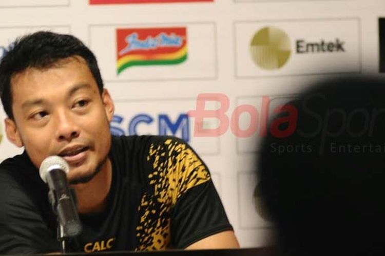 Bek Sriwijaya FC Hamka Hamzah memberikan keterangan pers setelah kalah 0-1 dari Bali United di Stadion I Wayan Dipta, Rabu (14/2/2018).