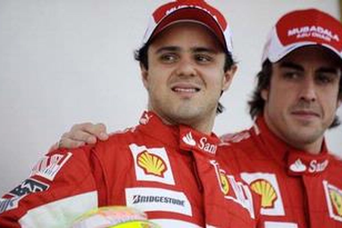 Felipe Massa (kiri) 