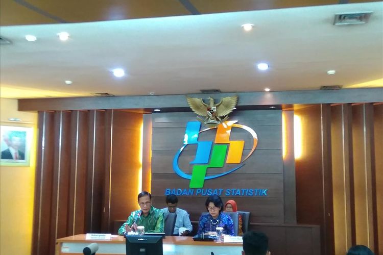 Kepala Badan Pusat Statistik (BPS) Suhariyanto dalam paparan kinerja ekspor impor indonesia di jakarta, Kamis (15/8/2019).