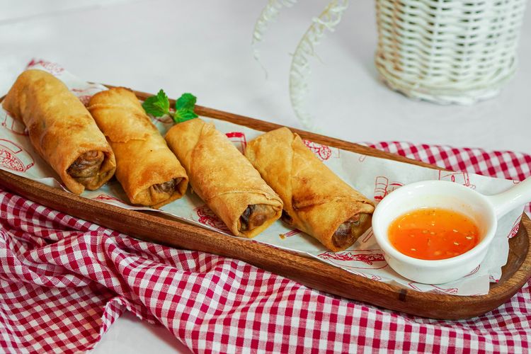 Resep Lumpia Goreng Sayuran dengan Sambal Nanas Kental