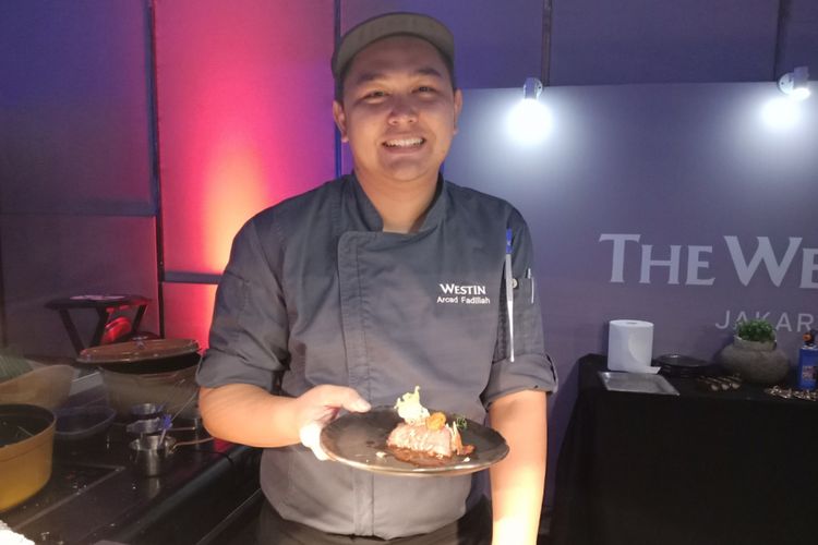 Gepuk daging sapi dengan teknik shovee, sehingga tetap empuk, bumbu terasa, dan tampilan menarik, di The Westin Hotel, Jakarta, Jumat (3/8/2018).