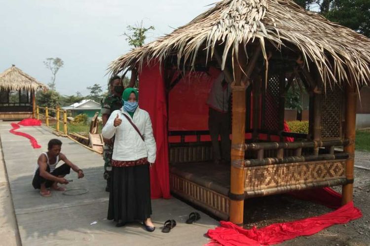 Tempat karantina di Taman Randu Bengkong di Desa Sikapat, Kecamatan Sumbang, Kabupaten Banyumas, Jawa Tengah.