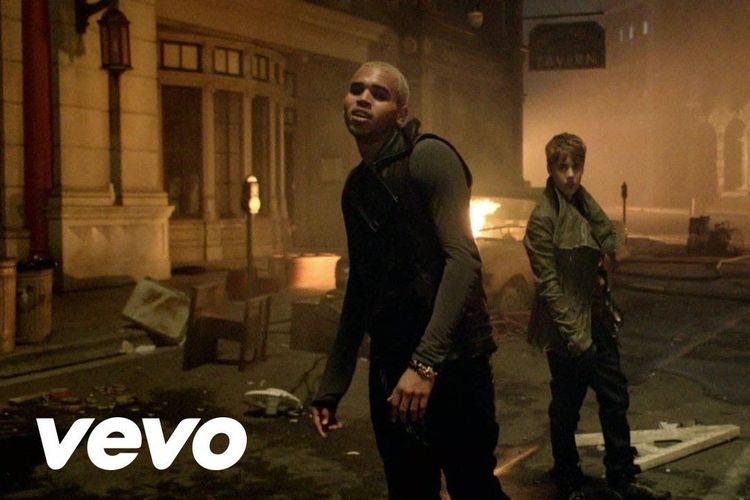 Chris Brown feat. Justin Bieber - Next to You