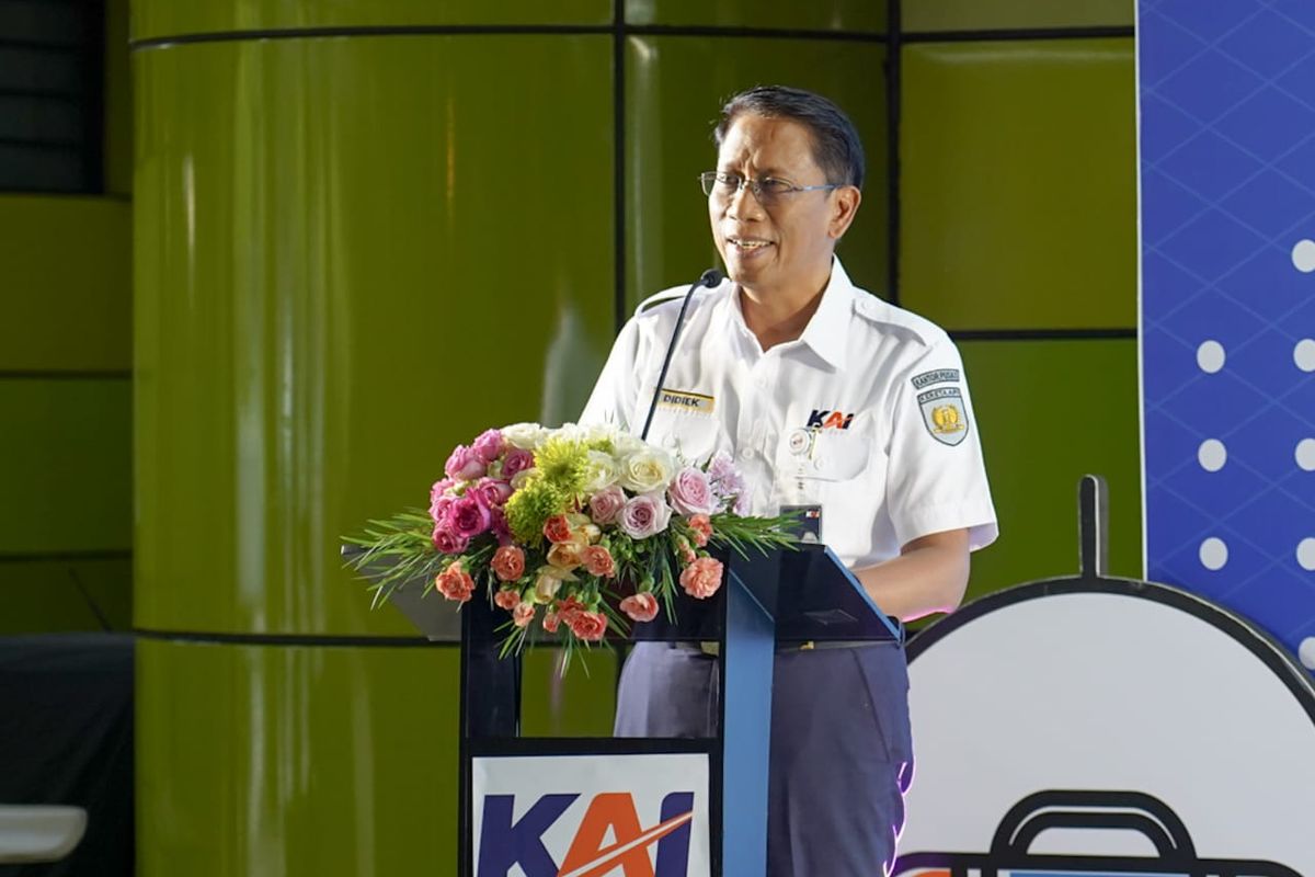 Direktur Utama KAI Didiek Hartantyo. Pemerintah membatalkan rencana impor KRL bekas.
