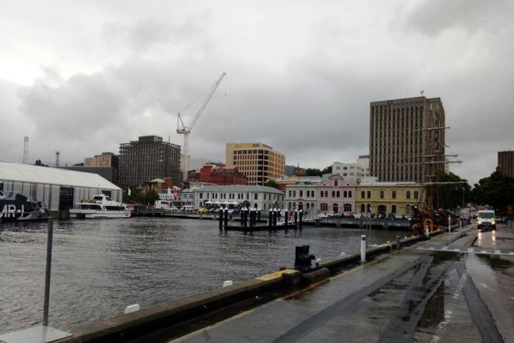 Suasana di salah satu sudut kota Hobart, Tasmania.