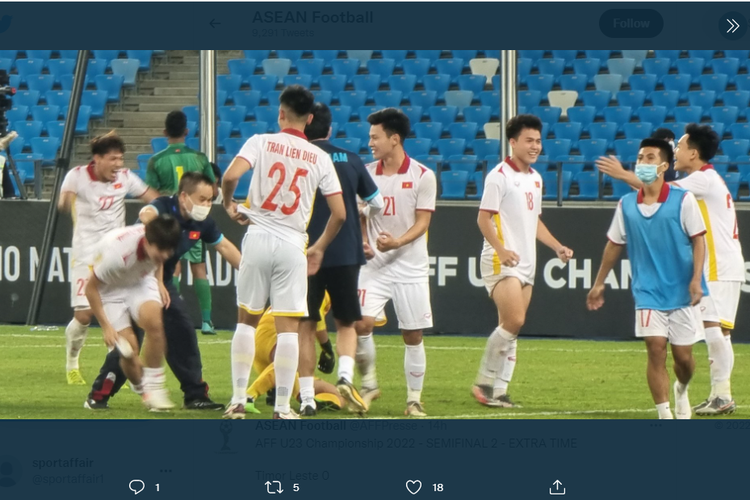 Tangkapan layar Twitter @AFFPresse yang menangkap momentum perayaan timnas U23 Vietnam yang berhasil mengalahkan Timor Leste dalam laga semifinal Piala AFF U23 2022 di Morodok Techo National Stadium, Phnom Penh, Kamboja, Kamis (24/2/2022).