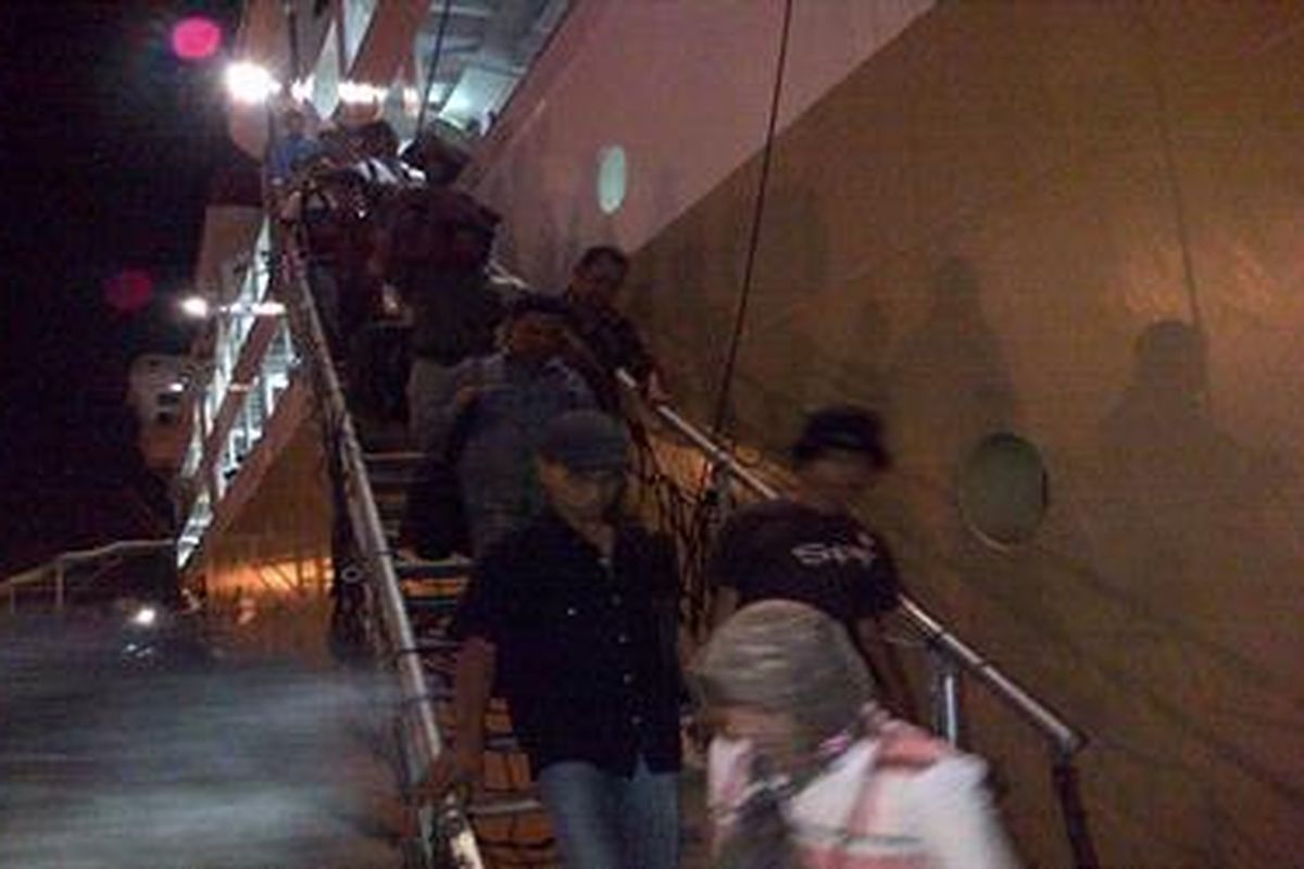 Pemudik dari Batam mulai berdatangan ke Medan, Minggu (5/8/2012), Jumlahnya memang belum banyak. Diperkirakan pemudik baru melonjak mulai Jumat (11/8/2012).