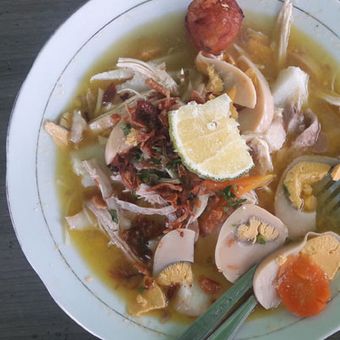 Soto Banjar, kuliner khas kota Banjarmasain, Kalimantan Selatan.