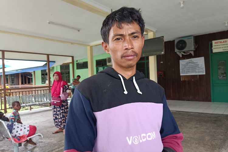 Isaq, salah satu korban yang selamat dari penyerangan KKB di Kabupaten Puncak. Saat ini ia berada di Kabupaten Mimika, Papua Tengah, Jumat (20/10/2023)