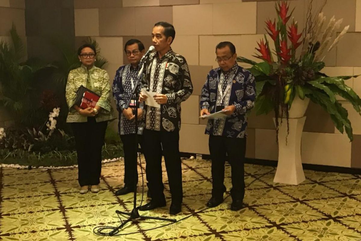 Konferensi Pers Presiden RI Joko Widodo terkait Jatuhnya Pesawat Lion Air JT-610 di Nusa Dua, Bali, Senin (29/10/2018)