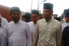 Tahu Ada Agus, Lulung Jemput Bola Shalat Jumat di Masjid Luar Batang