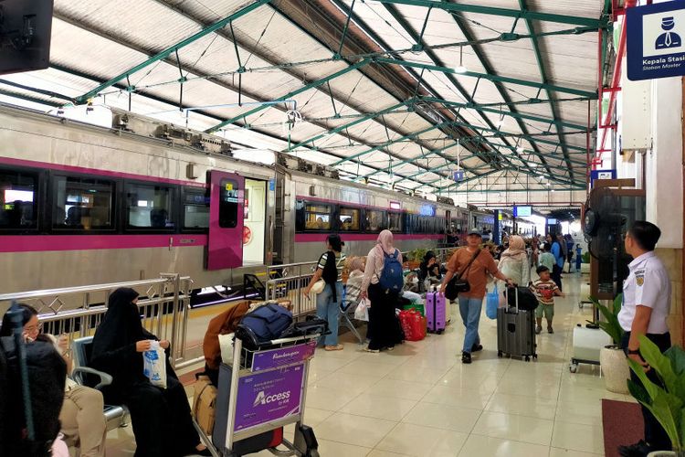 Jelang Puncak Arus Balik Lebaran, Penumpang Kereta di Daop 9 Jember Tembus 12.000 Orang