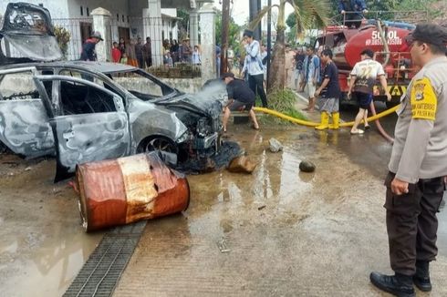 Dua Mobil Terbakar Saat Antre BBM di SPBU, Satu Pengemudi Alami Luka Bakar