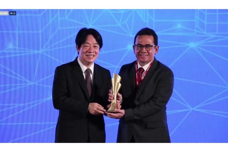 Pertamina saat mendapatkan Bronze Award kategori Sustainability Reporting dalam acara Global Corporate Sustainable Award (GCSA).