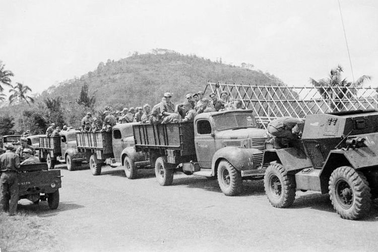Iring-iringan tentara saat Agresi Militer Belanda I pada 1947