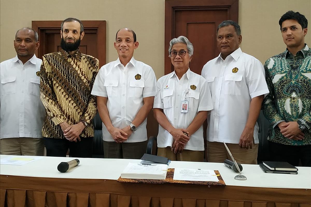 Kementerian Energi dan Sumber Daya Mineral (ESDM) bersama Kufpec Indonesia (Anambas) B.V. resmi menandatangi kerja sama Kontrak Bagi Hasil Gross Split untuk Wilayah Kerja (WK) Anambas di Ruang Damar, Gedung Kementerian ESDM, Jakarta, Senin (10/6/2019).