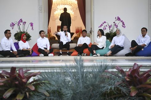 Beda Gaya Jokowi dan Ma'ruf Amin Saat Umumkan Stafsus