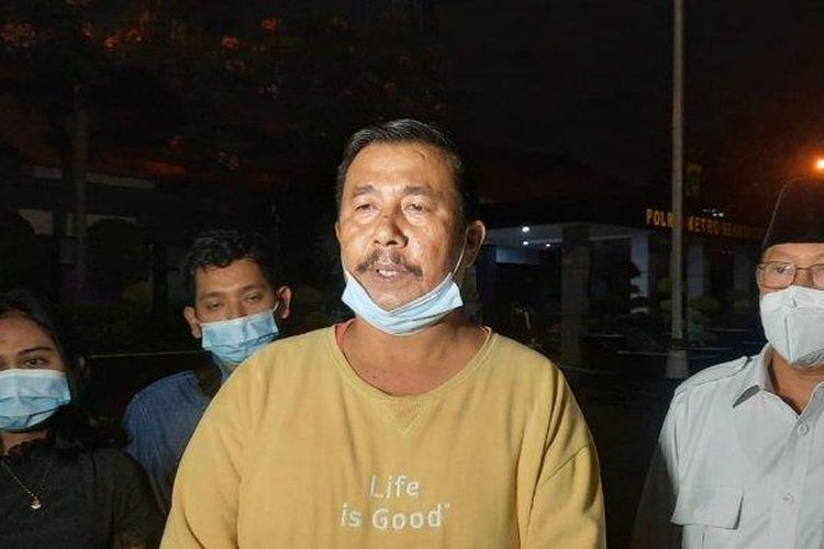Ibnu Hajar Tanjung Anggota DPRD Kota Bekasi ayah tersangka AT kasus persetubuhan di bawah umur.