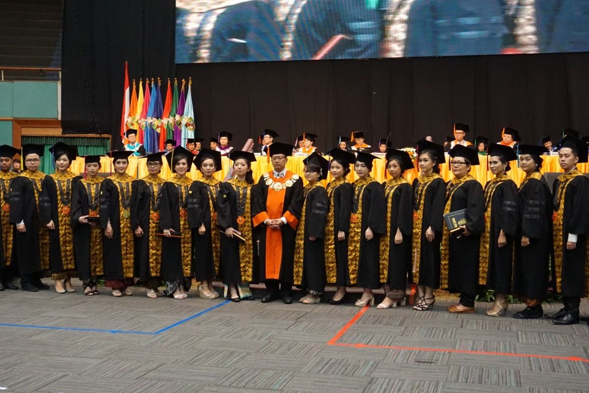 Unika Atma Jaya (UAJ) menggelar acara Wisuda Sarjana ke-73 dan Pascasarjana ke-47 di Gedung Jakarta Convention Center, Jakarta (14/5/2019) bagi 953 wisudawan terdiri dari 844 lulusan program sarjana dan 104 lulusan program pascasarjana. 