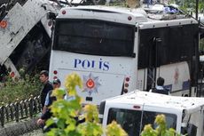 Bom Hantam Bus Polisi di Istanbul, 5 Luka