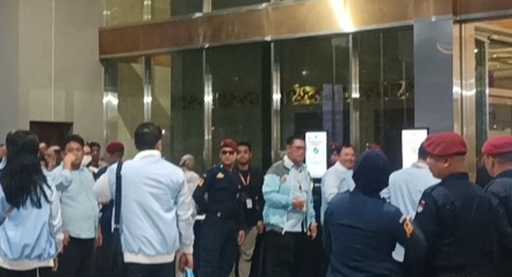 Eks Menkes Terawan Agus Putranto Hadiri Debat Pilpres Pakai Jaket Pendukung Prabowo-Gibran