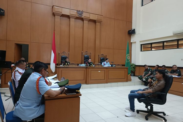 Sidang perkara kasus pembunuhan Imam Masykur, pemilik toko obat yang dibunuh tiga oknum TNI, di Pengadilan Militer II-08 Jakarta, Cakung, Jakarta Timur, Kamis (2/11/2023).