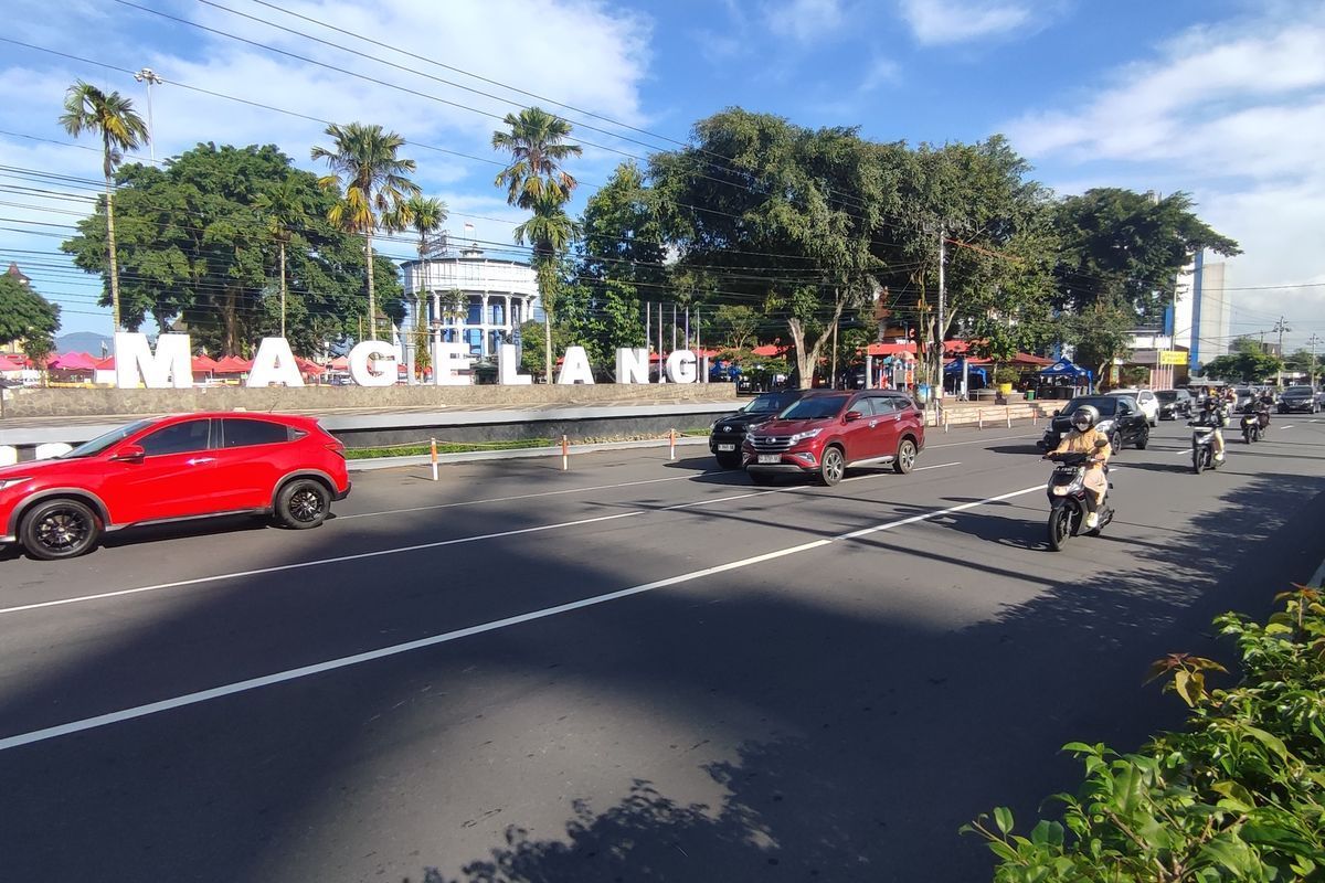 Suasana lalu lintas di Alun-alun Magelang, Kamis (20/3/2025)