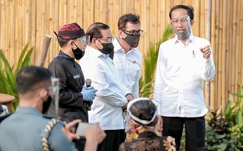 President Jokowi Visits Covid-19 High-Risk Areas in East Java