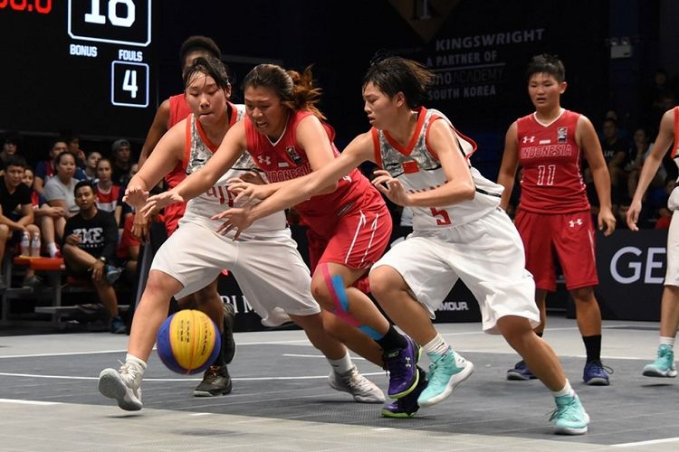 Tim basket putri Indonesia berhasil menjadi juara pada ajang FIBA 3x3 U18 Asia Cup 2017, di Cyberjaya, Malaysia. Pada laga final, Minggu (28/5/2017), Indonesia menang 13-6 atas Malaysia. 