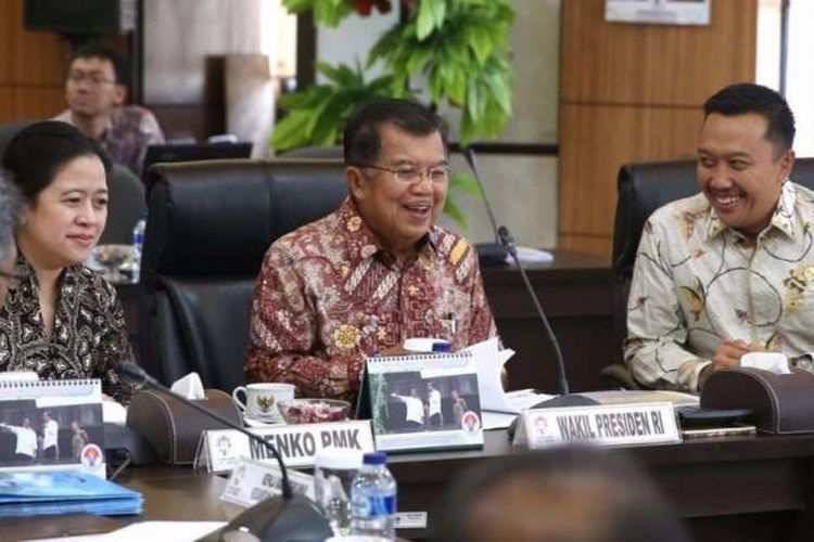 Wakil Presiden Jusuf Kalla saat memimpin rapat persiapan Asian Games 2018 di Kantor Kemenpora, Rabu (15/3/2017).