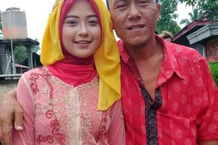 HILANG— Gatot Subroto (42), warga Kecamatan Sidoharjo, Kabupaten Wonogiri, Jawa Tengah bersama anak sulungnya, Mayda Tiara Kusuma Wardani (16) yang hilang hampir setahun yang lalu.