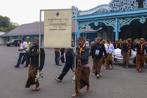 Melihat Uniknya Prosesi Pemindahan Gamelan Sekaten Keraton Surakarta